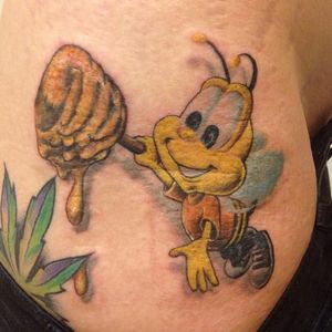 Buzz the Bee by Rafael Marte (via IG --  studio28tattoos) #RafaelMarte #buzzthebee #cereal #cerealtattoo