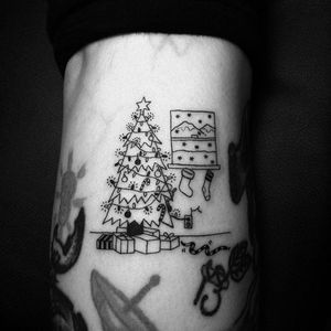 Christmas by Sean From Texas (via IG-seanfromtexas) #christmas #holidays #ignorantstyle #black #handpoked #funny #SeanFromTexas