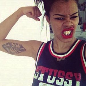 Her diamond-shaped arm tattoo is there to accentuate her ripped biceps. #TeyanaTaylor #Celebrity #ArmTattoo #Fade #Dancer #Diamond #PinkFloyd
