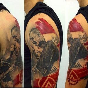 Chester Bennington fan tattoo by Winnie Cascarrabias (via IG -- tatudemia.studio) #WinnieCascarrabias #linkinpark #linkinparktattoo #chesterbennington