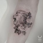 Fine line tattoo by Zihwa. #Zihwa #SouthKorean #SouthKorea #fineline #floral #blackandgrey #flower #lion #rose