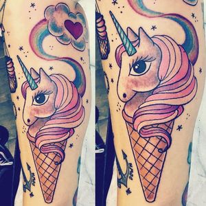 Sorvete-córnio por Louiza Dunkelbunt! #LouizaDunkelbunt #Unicorn #UnicornTattoo #UnicornioTattoo #Tatuagem #TatuagemColorida  #IceCream