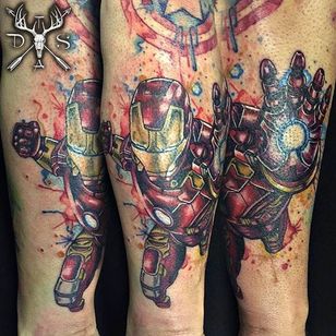 Tatuaje de Iron Man de Danny Scott.  # acuarela #resumen #DannyScott #IronMan #inksplatter