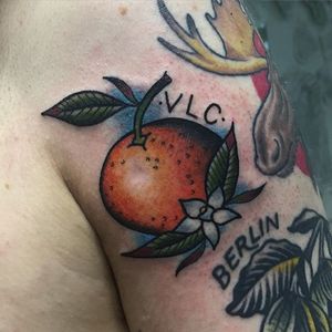 Traditional orange tattoo by Jeronimo Yepes. #orange #citrus #fruit #traditional #JeronimoYepes