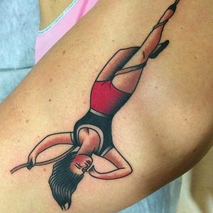 Upside down Girl Tattoo by La Dolores @LaDoloresTattoo #Ladolorestattoo #Traditional #Black #Red #Girl #Lady #Vintage #Madrid #Spain