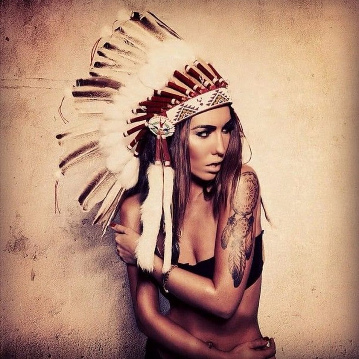 Сон индеец. Тату стилизация под фото. Native American girl Tattoo. American indian girl Tattoo Design.