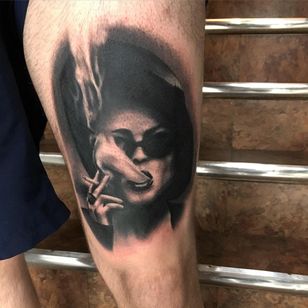 My tumor, Marla tattoo por Mike Storey #mikestorey #movietattoos #blackandgrey #realism #realistic #film #Fightclub #MarlaSinger #smoking #smoke #cigarette #HelenaBonhamCarter #actress #tattoooftheday