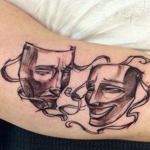Sketch style theatre masks tattoo by Vanessa Gao, Miami #VanessaGao #theatremasks #drama #theatre #masks #dramamasks (Photo: Instagram)