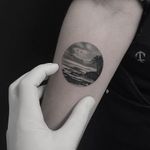 Vacation tattoo by Fillipe Pacheco #FillipePacheco #besttattoos #blackandgrey #realism #realistic #hyperrealism #island #ocean #palmtree #sky #oasis #vacation #tropical #beach #tattoooftheday