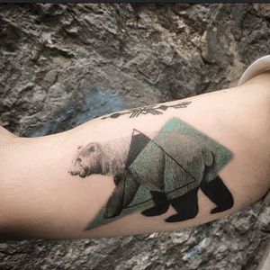 Geometric bear tattoo by Resul Odabaş #geometric #bear #linework #ResulOdabas
