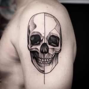Por Torra Tattoo #TorraTattoo #brasil #brazil #brazilianartist #tatuadoresdobrasil #blackwork #pontilhismo #dotwork #skull #caveira #cranio #geometrica #geometric