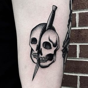 Knife and Skull Tattoo by Mike Adams @mikeadamstattoo #stippling #dotshade #dotshading #mikeadams #mikeadamstattooing #knife #skull