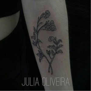 Feita por Julia Oliveira #JuliaOliveira #flower #fineline #delicate #brazil