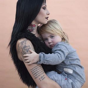 Inked photography #tattooedmom #momanddaughter #celiasanchez @photocelia #devoted #parenting