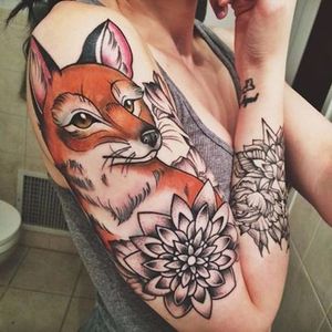 Sabe quem fez essa tattoo? Conta pra gente! #Raposa #Raposatattoo #fox #foxtattoo