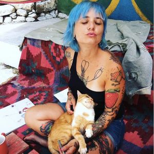Nicoz Balboa has sick blue hair! #NicozBalboa #bluehair #shorthair #cat #tattooartist #rome