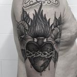 Sacred Heart Tattoo by Luca Cospito #sacredheart #blackwork #blackworkartist #blackink #darkart #darkartist #spanishartist #LucaCospito