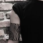 Dotwork tattoo by Kim HeyMin. #KimHeyMin #dotwork #fine #pointillism #opticalillusion