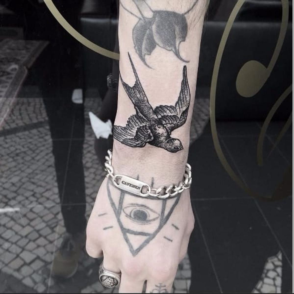 Tattoo uploaded by JenTheRipper • Swallow tattoo by Daniel Teixeira # ...