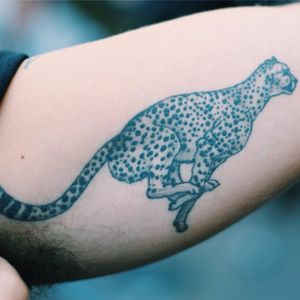 Cheetah tattoo #blackwork #cheetah #animal #profile #rawr #predator #feline #streetstyle #TattooStreetStyle