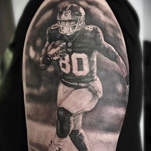 I wonder if the tattooer did a salsa dance after inking this Victor Cruz piece.  (Via IG - hybridtattooart)