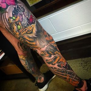 Tiger leg sleeve by Matty D. Mooney. #japanesetattoo #legsleeve #tattoo #mattydmooney