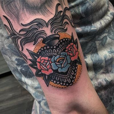 Sacred heart by Ross Nagle #RossNagle #cooltattoos #color #traditional #newtraditional #mashup #linework #sacredheart #heart #fire #valentine #roses #flowers #leaves #plants #love #pearls #tattoooftheday