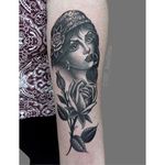 A black and grey beauty by Stef Bastian (IG-stef_bastian). #blackandgrey #ladyhead #StefBastian #traditional