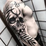 Skull tattoo by Fredao Oliveira #FredaoOliveira #skulltattoos #blackandgrey #skull #linework #darkart #surreal #illustrative #newtraditional #moon #leaves #death #tattoooftheday