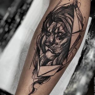 Tatuaje de león de Felipe Rodríguez.  #FelipeRodriguez #leon #brasil #brazilian #sketch #neotradicional