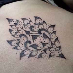 Dainty tattoo by Pepe Vicio #PepeVicio #geometry #dotwork #ornamental #thai #patternwork