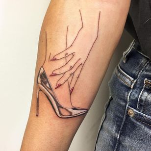 Tatuaje de tacón alto por Shannon Perry