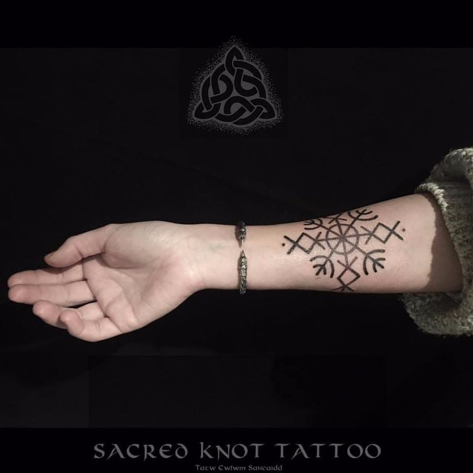 prompthunt Ukrainian protection Odin rune wolf viking scandanavian  motif tattoo art line art