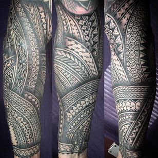 Tatuaje tribal de Neil Bass #tribal #tribaltattoo #tribaltattoos #polynesian #polynesiantattoos #maori #maoritattoos #samoan #samoantattoos #NeilBass