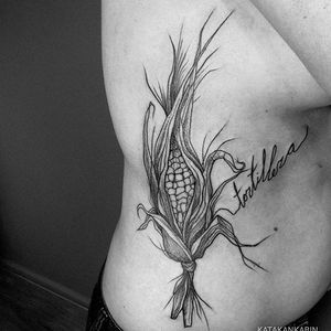 Blackwork corn tattoo by @katakankabin. #blackwork #dotwork #corn #vegetable #grain #katakankabin