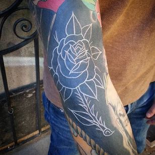 White Ink Rose Tattoo por Teethgrinder