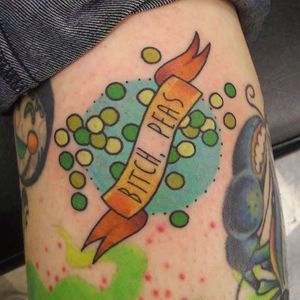 Bitch peas, indeed. By Alicia Thomas (via IG -- wench_tattoos) #AliciaThomas #peas #pun #puntattoo