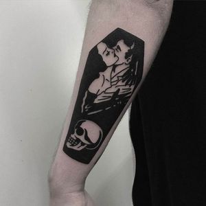 Couple in a coffin Tattoo by Johnny Gloom @JohnnyGloom #JohnnyGloom #Black #Blackwork #BlackTattoo #Paris #Coupletattoo #coffin #skull