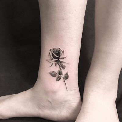 Soft rose by The Hanged #TheHanged #blackandgrey #oldschool #rose #realism #realistic #flower #leaves #thorns #nature #tattoooftheday