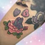 Por Kelly Mcquirk #KellyMcquirk #gringa #cute #fofa #delicada #delicate #colorida #colorful #flor #flower #rosa #rose #cristal #crytal #folha #leaf #botanica #botanical