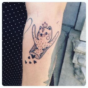 Tatuaje de gato por Lia November #LiaNovember #ilustrativo #minimalista #little #linework #cat