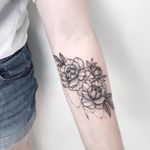 Refined tattoo by Anna Bravo #AnnaBravo #flower #floral #botanical #monochrome