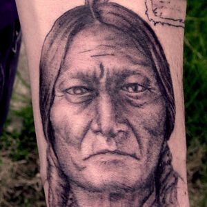 Sitting Bull Tattoo, artist unknown #SittingBull #NativeAmerican #Portrait