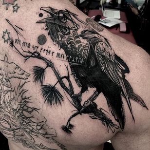 Blackwork Tattoo por Julian Bogdan #Blackwork #crow #bird #BlackInk #BlackTattoos #DarkTattoos #Black #JulianBogdan