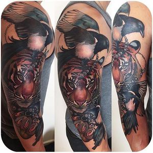 Newschool tiger and ravens tattoo by Miryam Lumpini @miryamlumpini #tattoodo #color #newschool #tiger #ravens #miryamlumpini