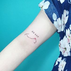 Tiny star constellation and Korean lettering by Ida. #miniature #tiny #stars #constellation #Ida