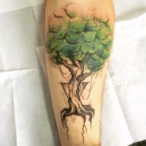 Mais uma árvore lindona de Dani! #DanielArtDesign #TatuadoresDoBrasil #TattoodoBR #aquarela #watercolor #sketch #arvore #tree #natureza #nature