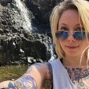 Megan Massacre out for a hike at South Mountain Reservation #SouthMountainReservation #selfie #MeganMassacre #tattooartist #tattoomodel #nyink #realitytv #megandreamtattoo #meganmassacrecontest #meganmassacretattoo #gritnglory