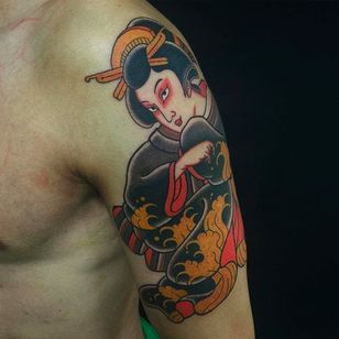 Hermoso tatuaje de media manga de geisha realizado por Horitou.  #ThomasPineiro #Horitou #blackgardentattoo #japanese #geisha