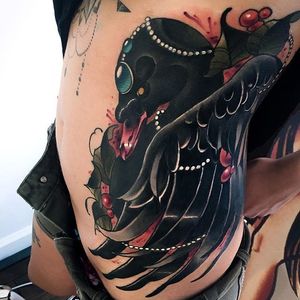 Black Swan Tattoo by Olie Siiz #blackswan #blackswantattoo #neotraditional #neotraditionaltattoo #neotraditionaltattoos #neotraditionalartist #boldtattoo #newtraditional #OlieSiiz